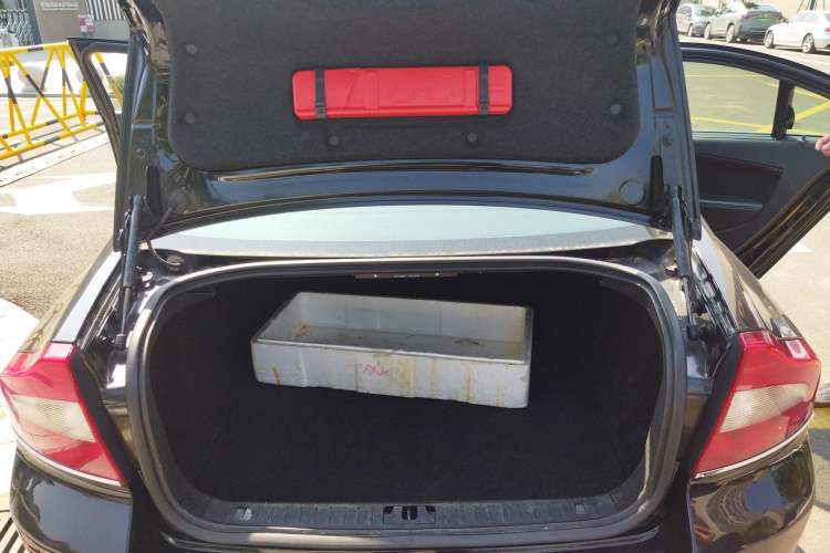 Used Volvo S80L 2012 2.0T T5 Luxury Edition Trunk