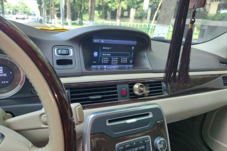 Used Volvo S80L 2012 2.0T T5 Luxury Edition Audio And AC Panel
