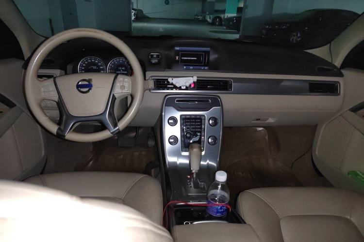 Used Volvo S80L 2012 2.0T T5 Luxury Edition Center Console