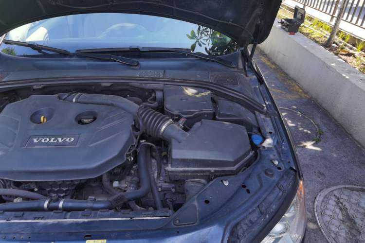 Used Volvo S80L 2012 2.0T T5 Luxury Edition Engine Bay Left