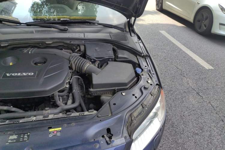 Used Volvo S80L 2012 2.0T T5 Luxury Edition Engine Bay Left