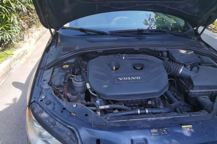 Used Volvo S80L 2012 2.0T T5 Luxury Edition Engine Bay Right