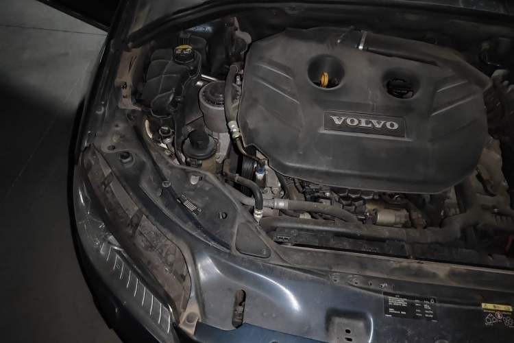 Used Volvo S80L 2012 2.0T T5 Luxury Edition Engine Bay Right