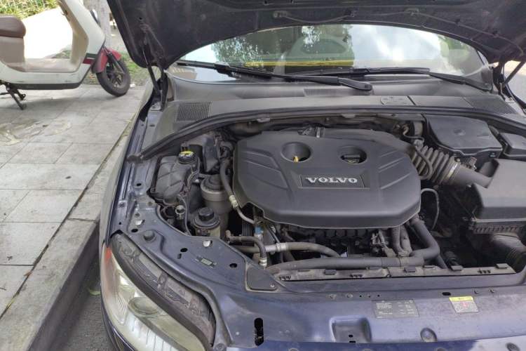 Used Volvo S80L 2012 2.0T T5 Luxury Edition Engine Bay Right