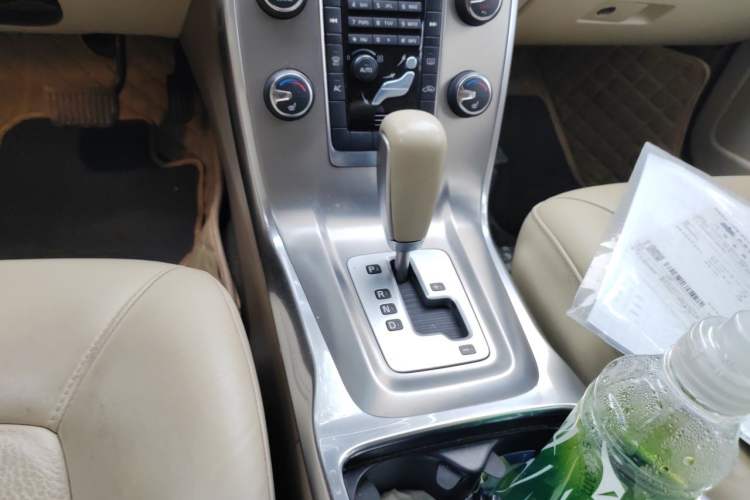 Used Volvo S80L 2012 2.0T T5 Luxury Edition Gear Lever