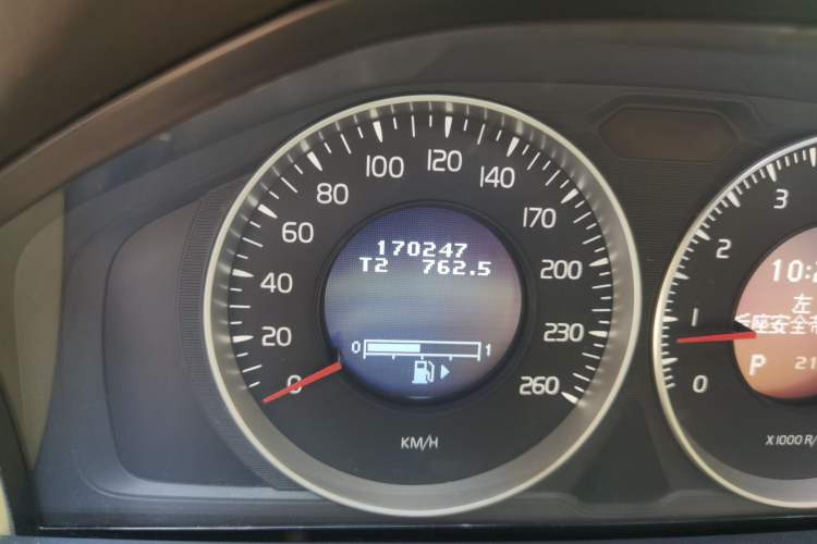Used Volvo S80L 2012 2.0T T5 Luxury Edition Odometer Close Up