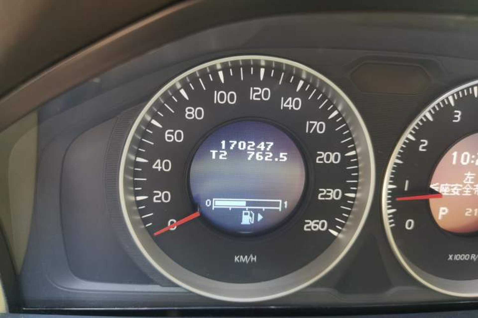 Used Volvo S80L 2012 2.0T T5 Luxury Edition Odometer Close Up