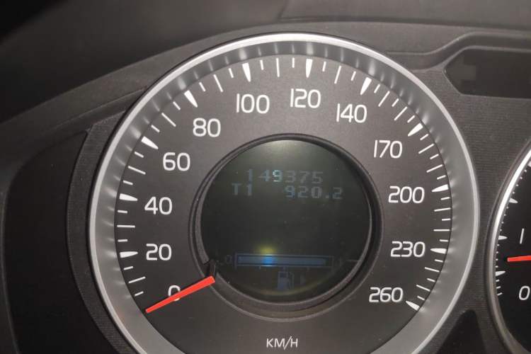 Used Volvo S80L 2012 2.0T T5 Luxury Edition Odometer Close Up