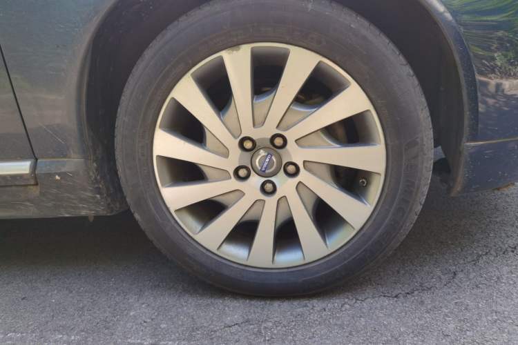 Used Volvo S80L 2012 2.0T T5 Luxury Edition Right Front Wheel Hub