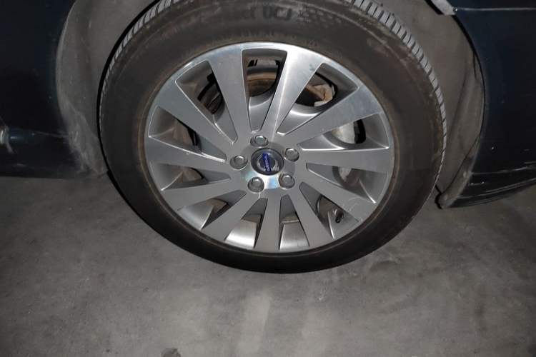 Used Volvo S80L 2012 2.0T T5 Luxury Edition Right Front Wheel Hub