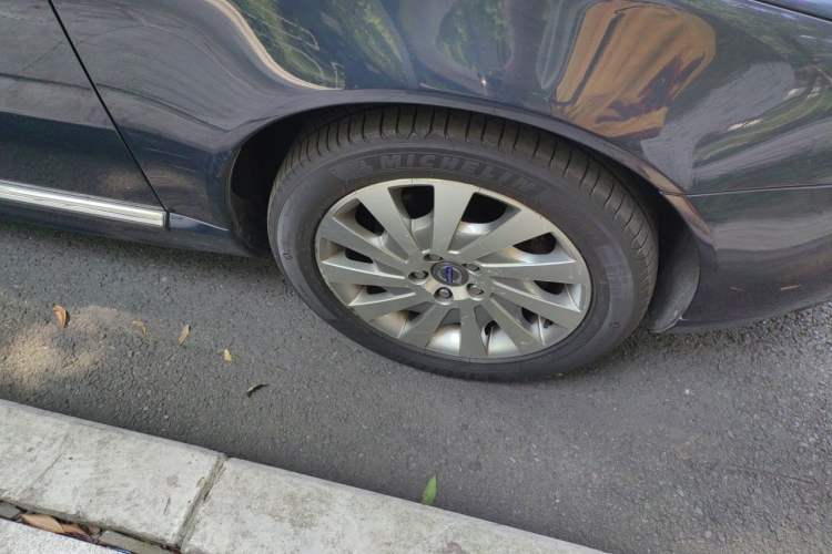 Used Volvo S80L 2012 2.0T T5 Luxury Edition Right Front Wheel Hub