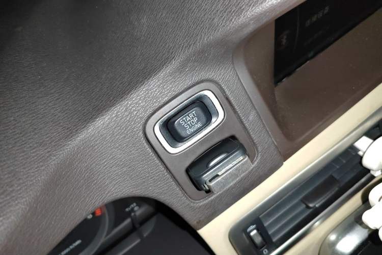 Used Volvo S80L 2012 2.0T T5 Luxury Edition Vehicle Key