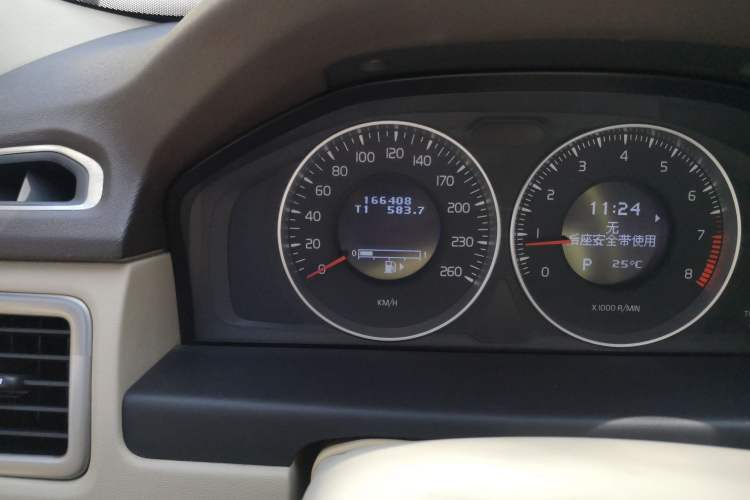 Used Volvo S80L 2012 2.0T T5 Luxury Edition Odometer Close Up