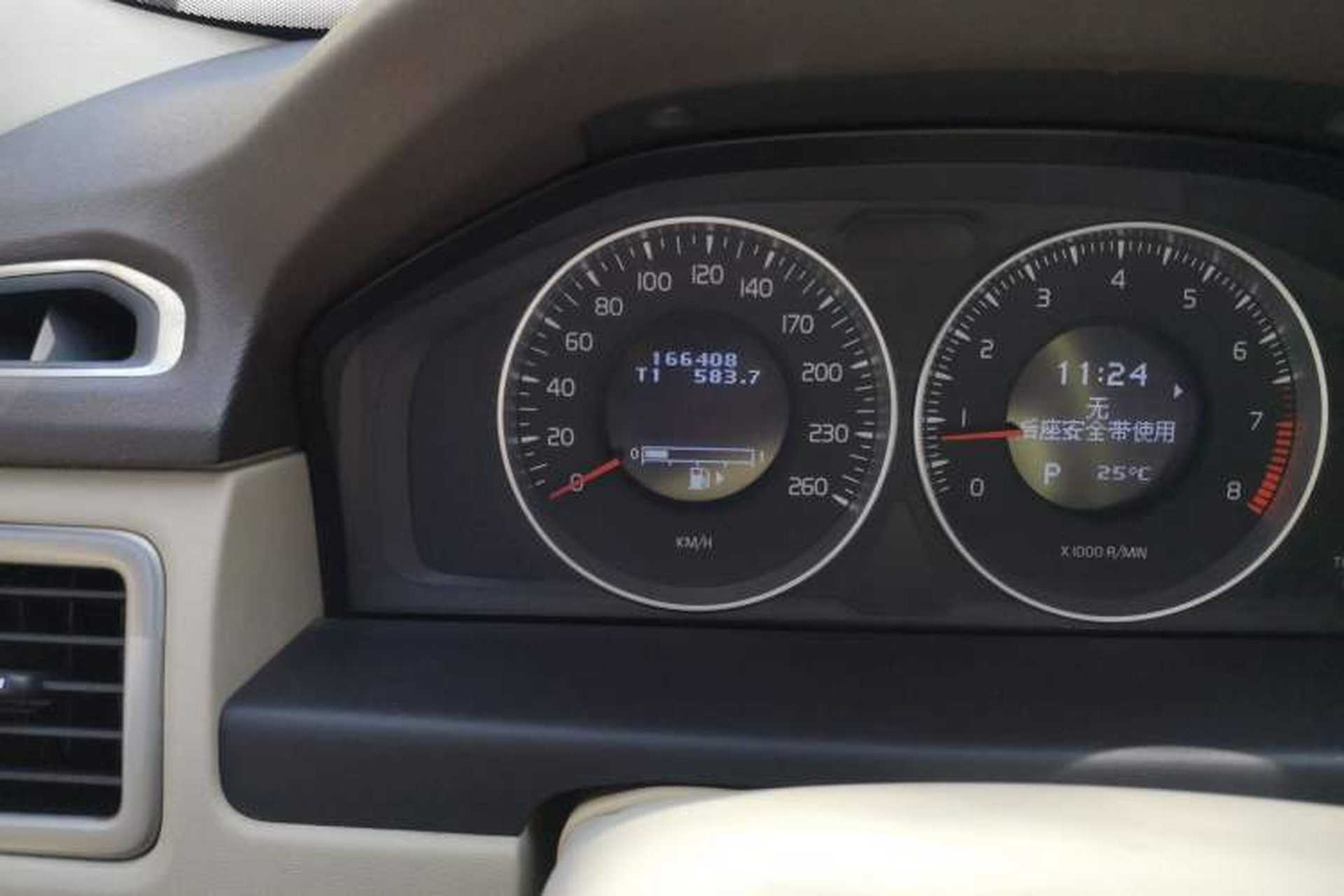 Used Volvo S80L 2012 2.0T T5 Luxury Edition Odometer Close Up
