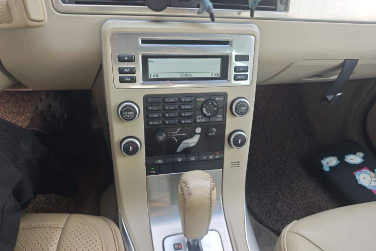 Used Volvo S80L 2012 2.0T ZhiShang Version Audio And AC Panel
