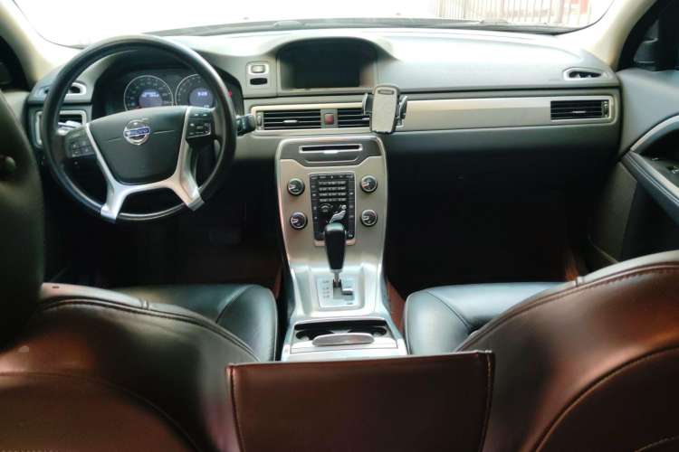 Used Volvo S80L 2012 2.0T T5 Luxury Edition Center Console