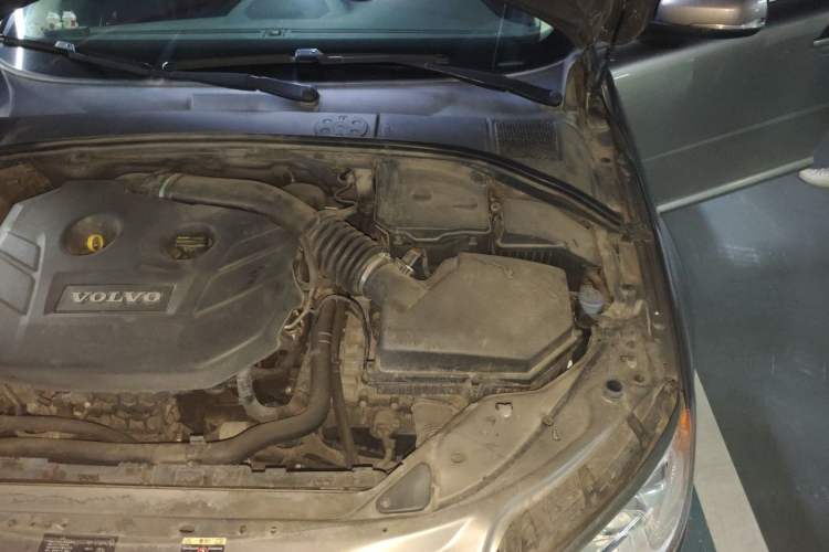 Used Volvo S80L 2012 2.0T T5 Luxury Edition Engine Bay Left