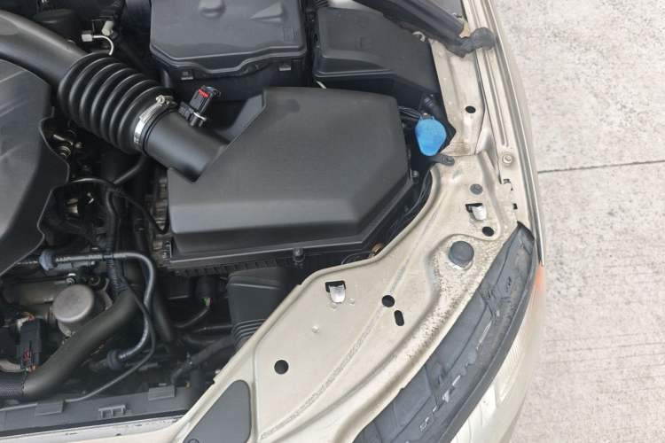 Used Volvo S80L 2012 2.0T ZhiShang Version Engine Bay Left
