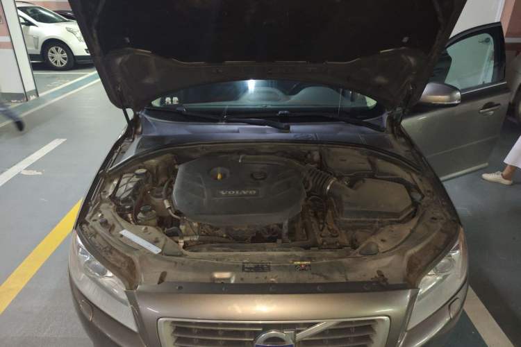 Used Volvo S80L 2012 2.0T T5 Luxury Edition Engine Bay