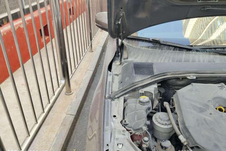 Used Volvo S80L 2012 2.0T T5 Luxury Edition Engine Bay Right
