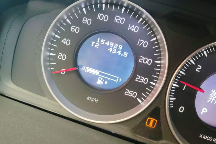 Used Volvo S80L 2012 2.0T T5 Luxury Edition Odometer Close Up