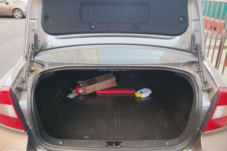 Used Volvo S80L 2012 2.0T T5 Luxury Edition Trunk