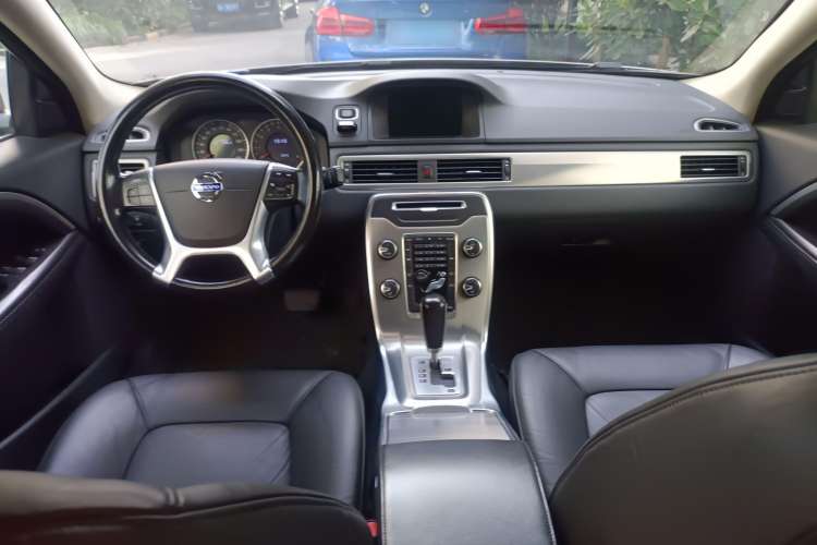 Used Volvo S80L 2012 2.0T T5 Luxury Edition Center Console