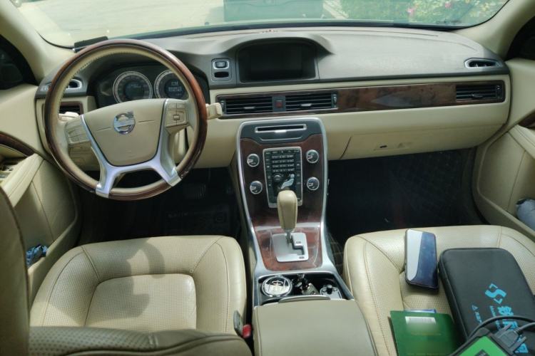Used Volvo S80L 2012 2.0T T5 Luxury Edition Center Console