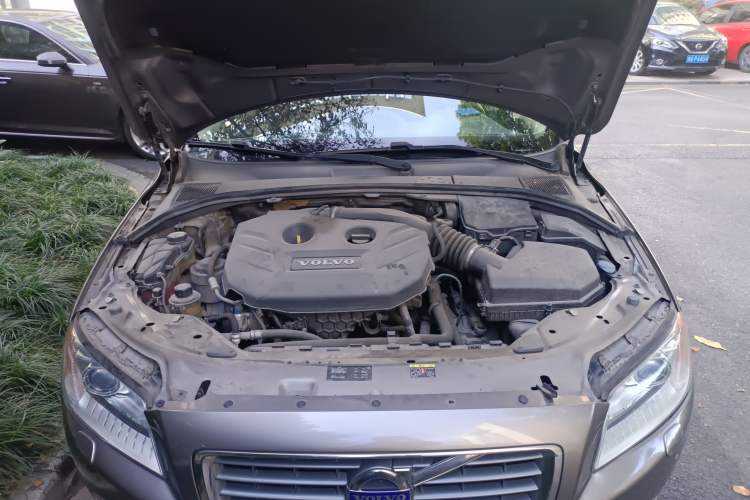 Used Volvo S80L 2012 2.0T T5 Luxury Edition Engine Bay