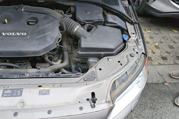 Used Volvo S80L 2012 2.0T T5 Luxury Edition Engine Bay Left