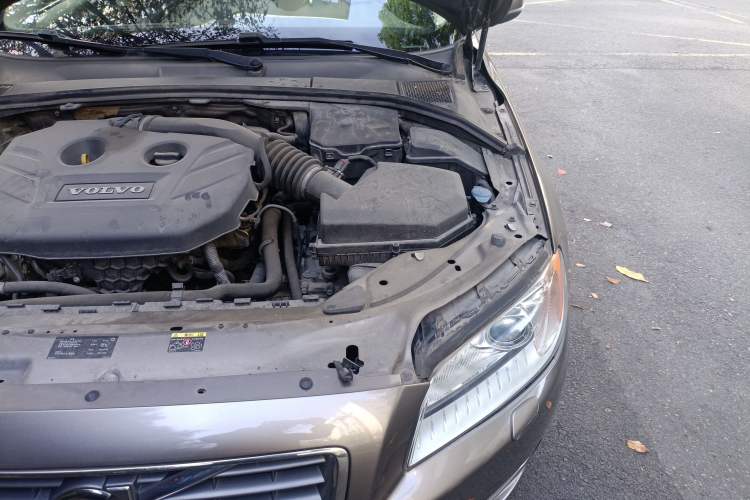 Used Volvo S80L 2012 2.0T T5 Luxury Edition Engine Bay Left