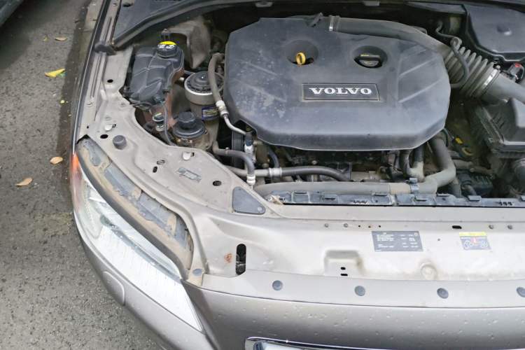 Used Volvo S80L 2012 2.0T T5 Luxury Edition Engine Bay Right