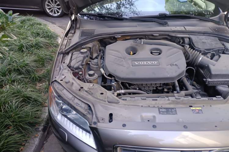 Used Volvo S80L 2012 2.0T T5 Luxury Edition Engine Bay Right