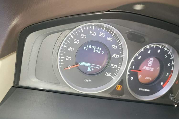Used Volvo S80L 2012 2.0T T5 Luxury Edition Odometer Close Up