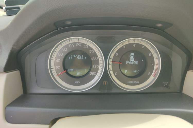 Used Volvo S80L 2012 2.0T T5 Luxury Edition Odometer Close Up
