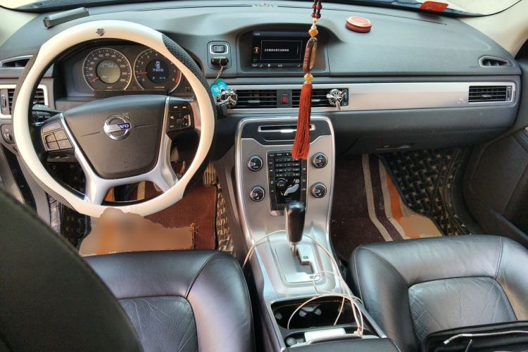 Used Volvo S80L 2012 2.0T T5 Luxury Edition Center Console