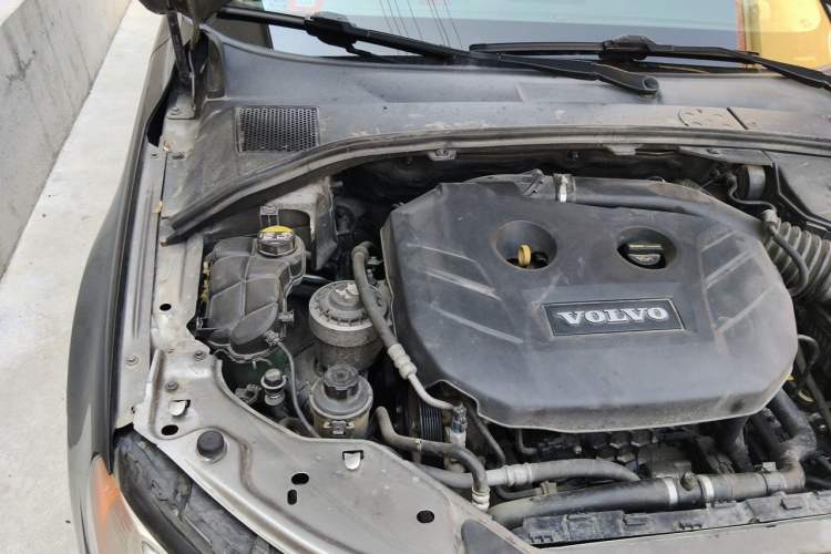 Used Volvo S80L 2012 2.0T T5 Luxury Edition Engine Bay Right