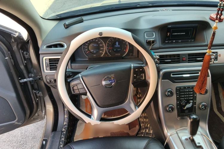 Used Volvo S80L 2012 2.0T T5 Luxury Edition Steering Wheel