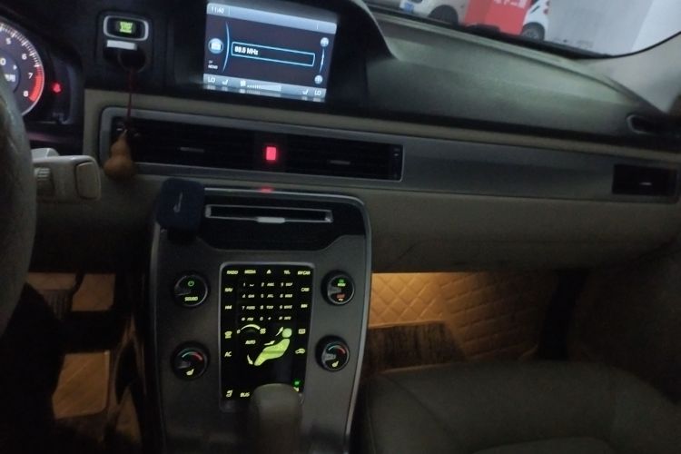 Used Volvo S80L 2012 2.0T T5 Luxury Edition Audio And AC Panel