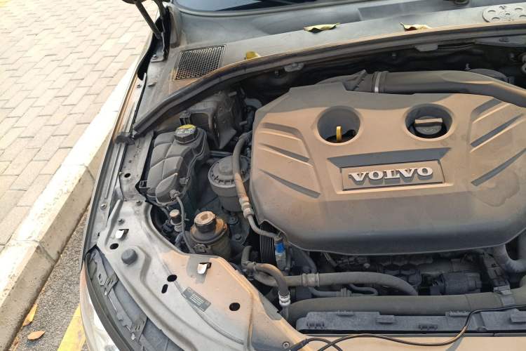 Used Volvo S80L 2012 2.0T T5 Luxury Edition Engine Bay Right