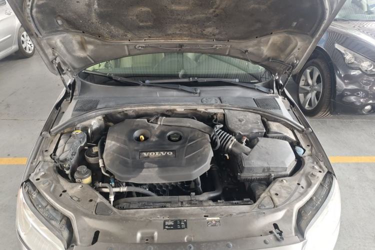 Used Volvo S80L 2012 2.0T ZhiShang Version Engine Bay