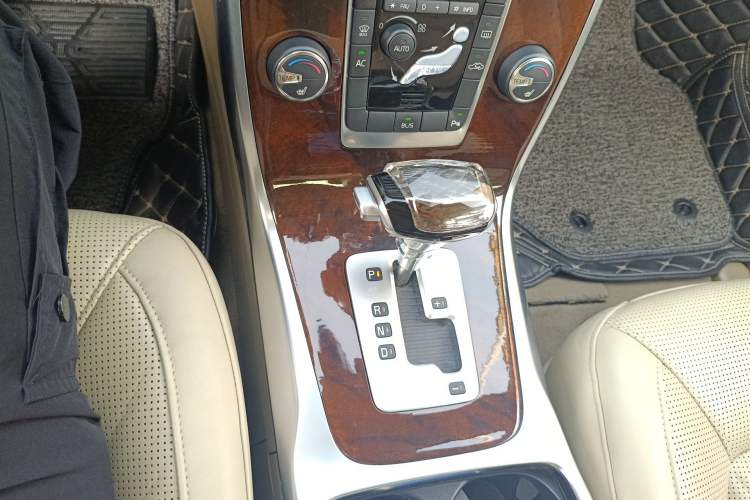Used Volvo S80L 2012 2.0T T5 Luxury Edition Gear Lever