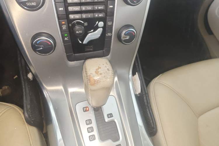 Used Volvo S80L 2012 2.0T ZhiShang Version Gear Lever