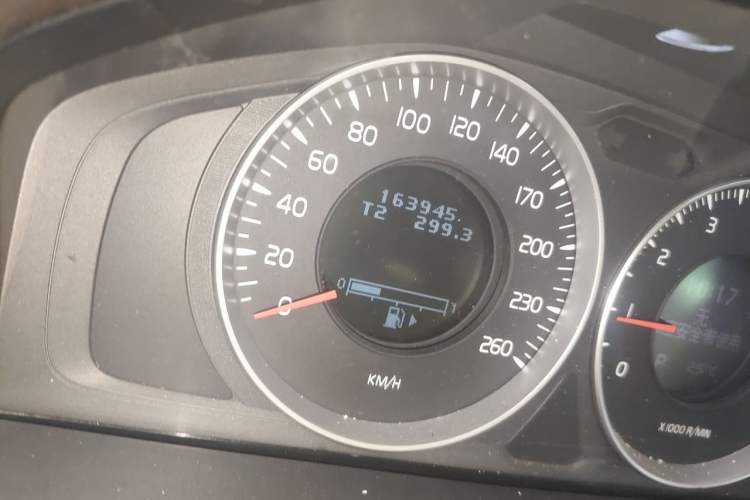 Used Volvo S80L 2012 2.0T ZhiShang Version Odometer Close Up