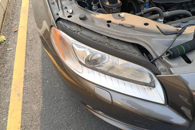 Used Volvo S80L 2012 2.0T T5 Luxury Edition Right Front Headlight