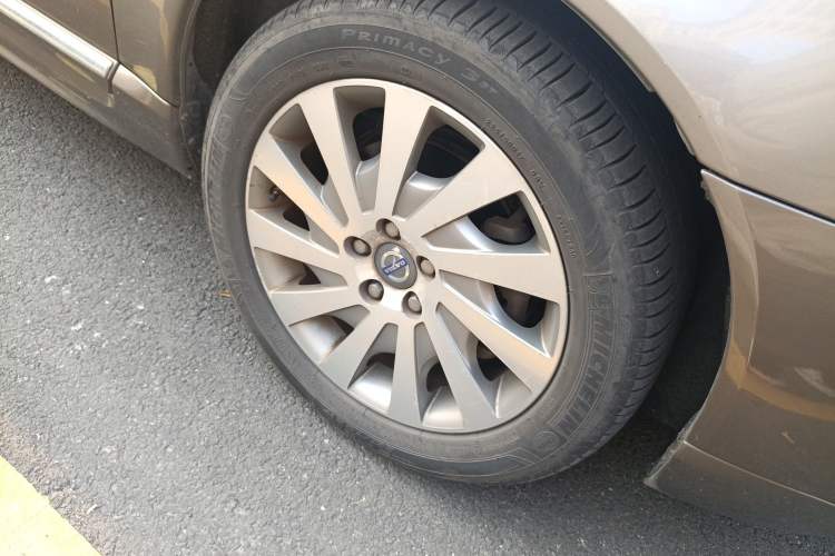 Used Volvo S80L 2012 2.0T T5 Luxury Edition Right Front Wheel Hub