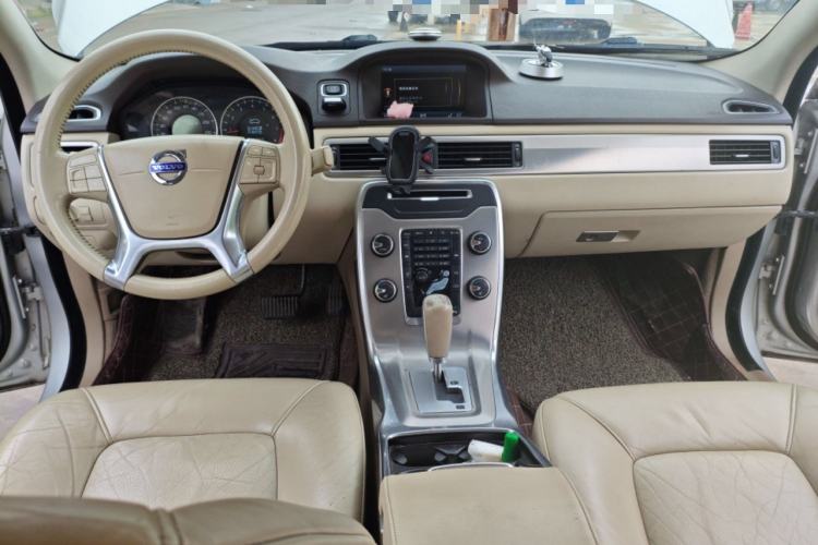 Used Volvo S80L 2012 2.0T T5 Luxury Edition Center Console