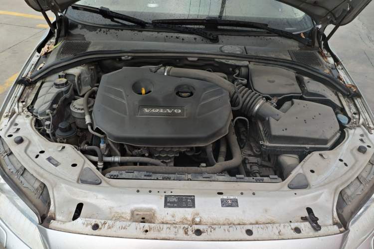 Used Volvo S80L 2012 2.0T T5 Luxury Edition Engine Bay