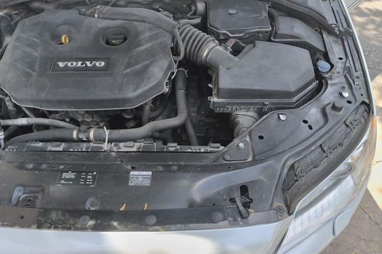 Used Volvo S80L 2012 2.0T T5 Luxury Edition Engine Bay Left