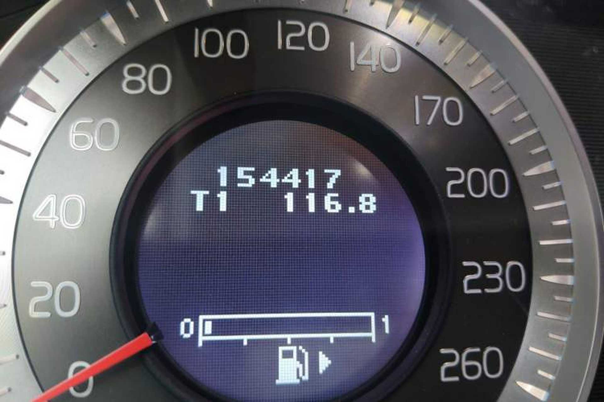 Used Volvo S80L 2012 2.0T T5 Luxury Edition Odometer Close Up